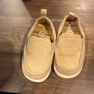 Tan canvas slip on shoes